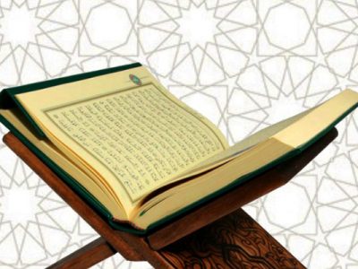 کسی که قانون‌گذاری می‌کند، باید به قرآن و دین علم داشته باشد